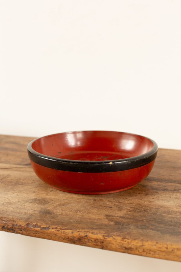 Avemode Antique Japanese Lacquered Wood Bowl – Red & Black, 33cm (c.1900)