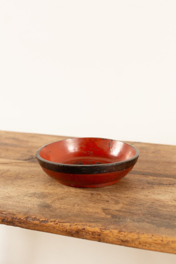 Avemode Antique Japanese Lacquered Wood Bowl – Red & Black, 27cm (c.1900)